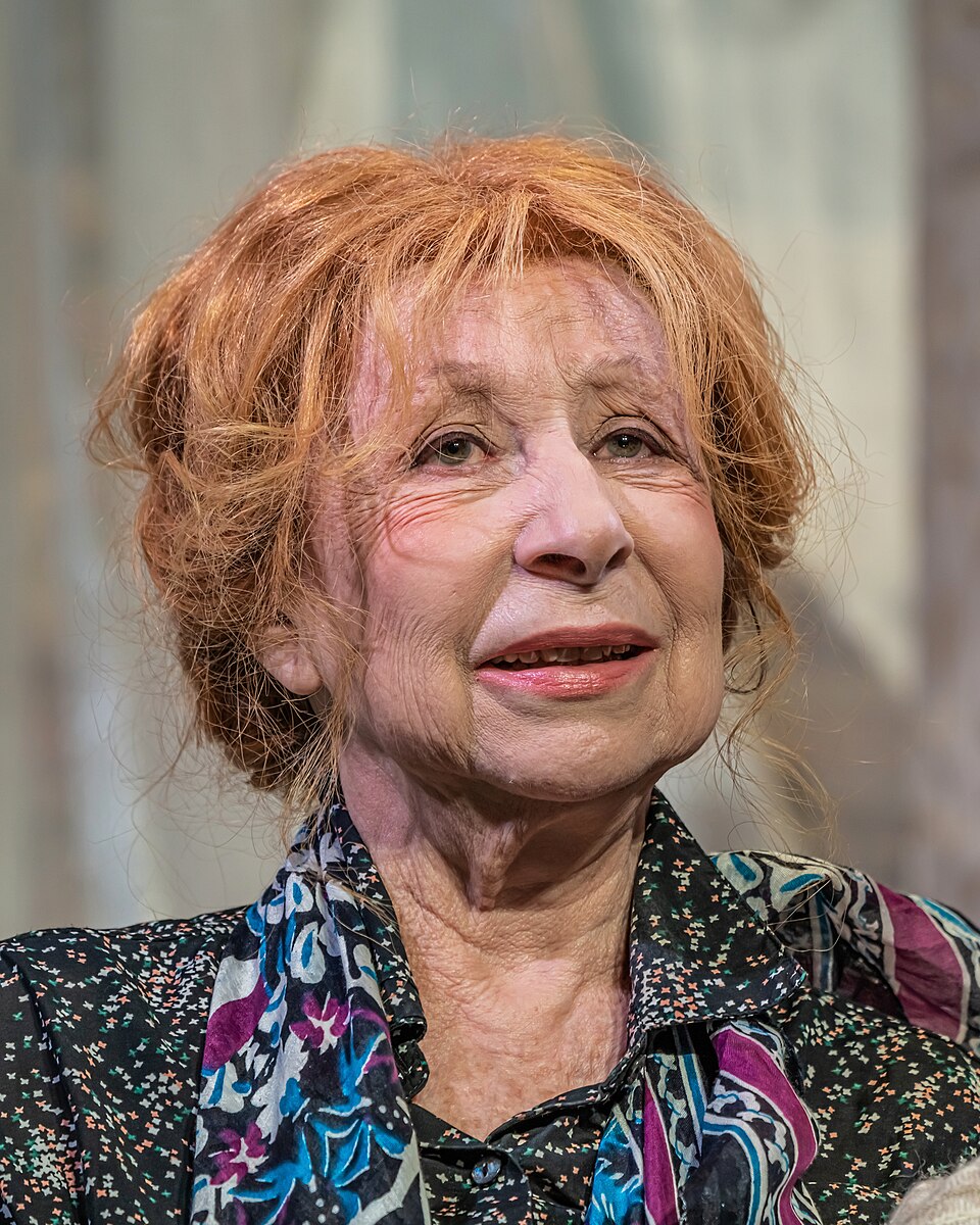 Лия Ахеджакова